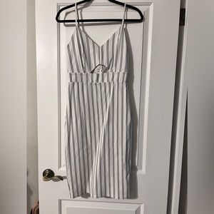 Windsor, Medium, black white, never worn, no tags
